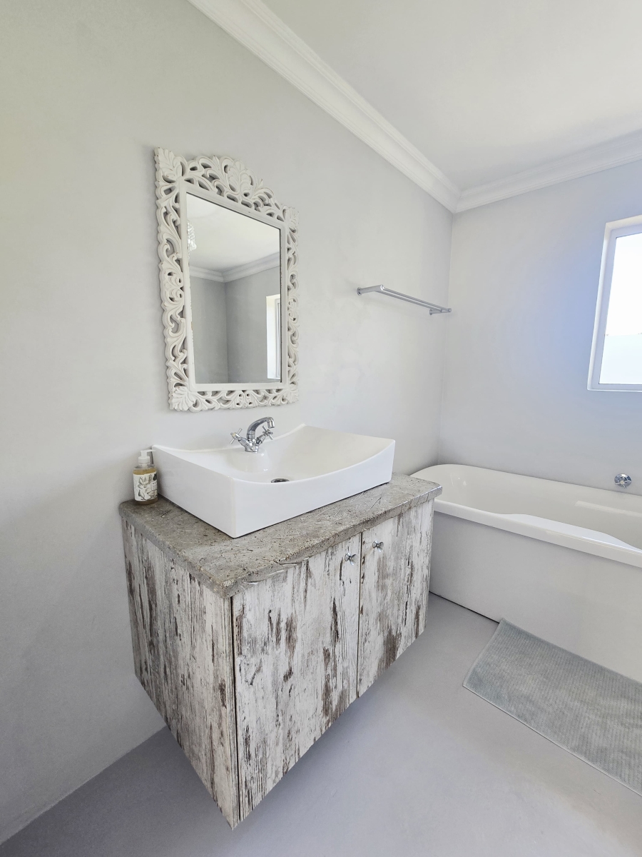 4 Bedroom Property for Sale in Fernridge Western Cape